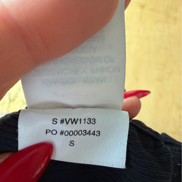 Vuori Women’s Black Ribbed Camisole tank - Picture 4 of 5